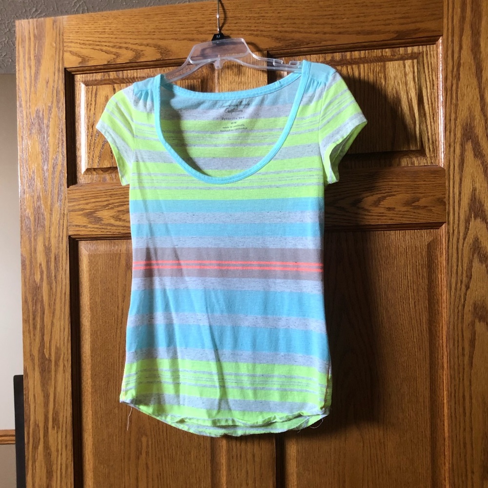 American Eagle short sleeved striped tshirt. Medium. Excellent used condition.